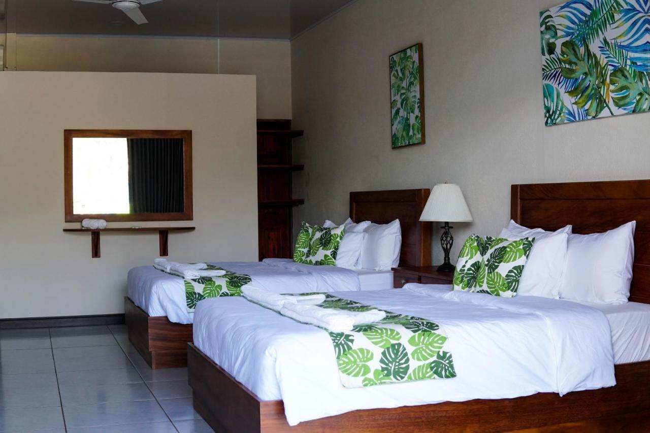 Puerta Del Cielo Quepos Hotel Exterior photo